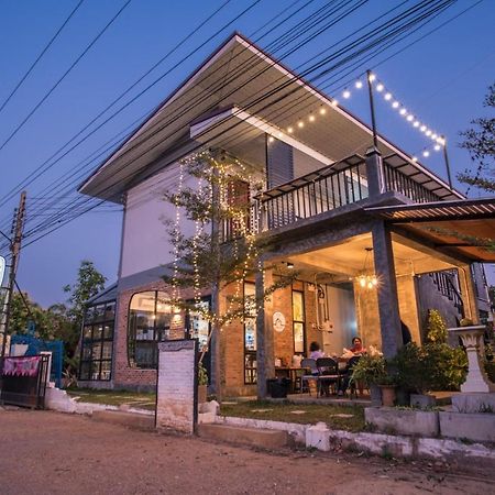 Yoji House And Cafe Pansiyon Ban Wiang Dış mekan fotoğraf